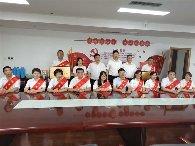 6966集团-不凡成就非凡,相信品牌的力量